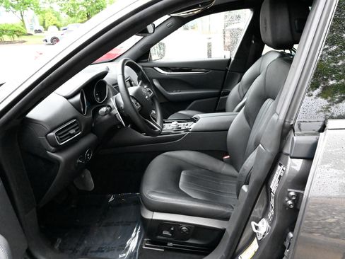Used 2020 Maserati Levante S AWD/4WD image 17