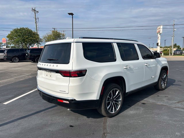 Used 2023 Jeep Wagoneer Series III w/ Premium Group I AWD/4WD image 6