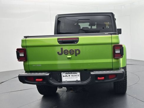 Used 2025 Jeep Gladiator Rubicon w/ Convenience Group AWD/4WD image 7