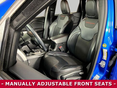 Used 2017 Jeep Cherokee Trailhawk w/ Cold Weather Group AWD/4WD image 21
