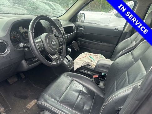 Used 2017 Jeep Patriot High Altitude FWD image 8