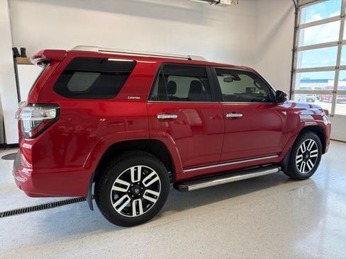 Used 2024 Toyota 4Runner Limited AWD/4WD image 10