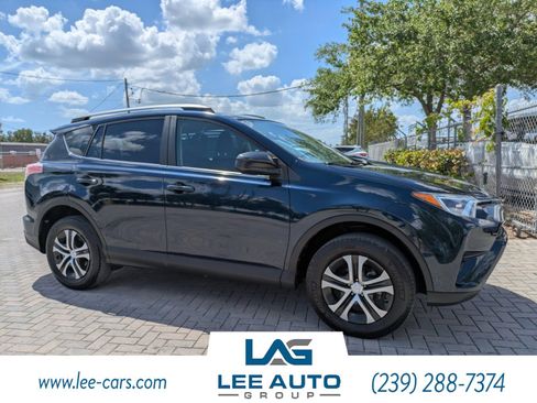 Used 2017 Toyota RAV4 LE FWD image 1