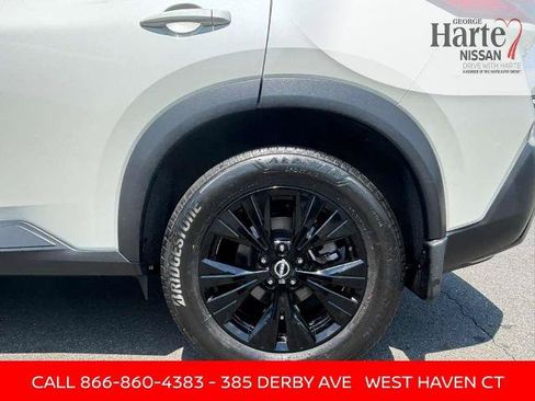 Certified 2023 Nissan Rogue SV w/ SV Premium B Package AWD/4WD image 10