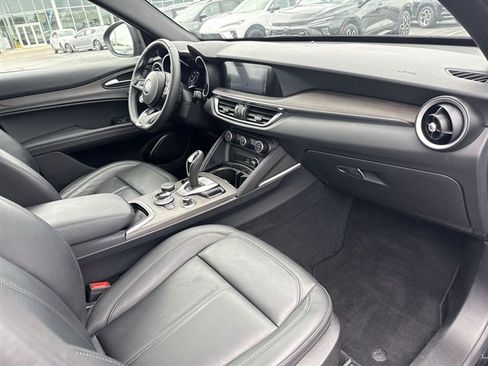 Used 2023 Alfa Romeo Stelvio Ti AWD/4WD image 32