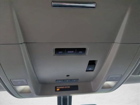 Used 2017 Chevrolet Silverado 1500 LTZ image 19