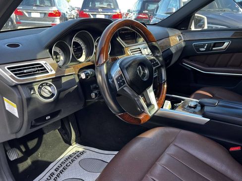 Used 2014 Mercedes-Benz E 550 4MATIC Sedan image 23
