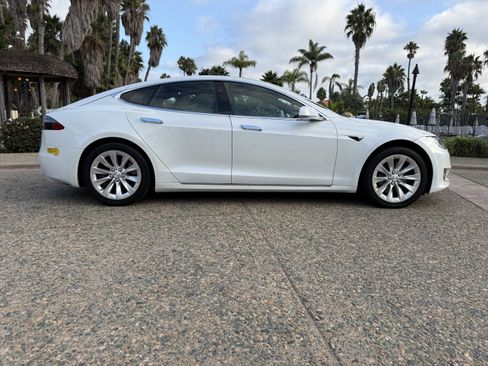 Used 2019 Tesla Model S 100D image 2