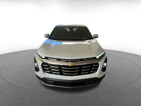 Used 2025 Chevrolet Equinox LT image 4