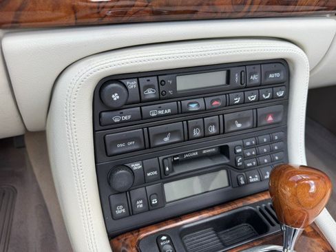 Used 2006 Jaguar XK8 Convertible RWD image 13