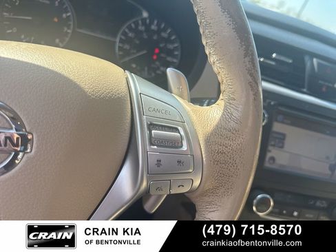 Used 2017 Nissan Altima 3.5 SL w/ 3.5 Technology Package image 32