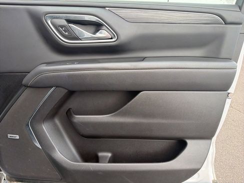 Used 2024 GMC Yukon SLT image 11