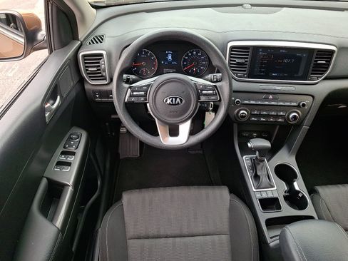 Used 2020 Kia Sportage LX AWD/4WD image 11