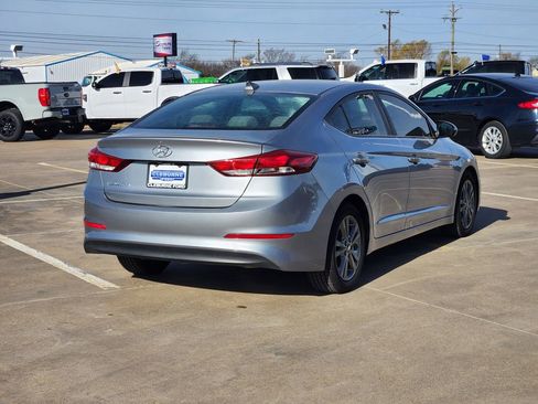 Used 2017 Hyundai Elantra SE image 7