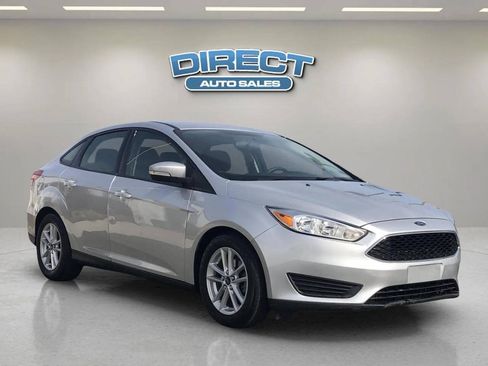 Used 2015 Ford Focus SE FWD image 1