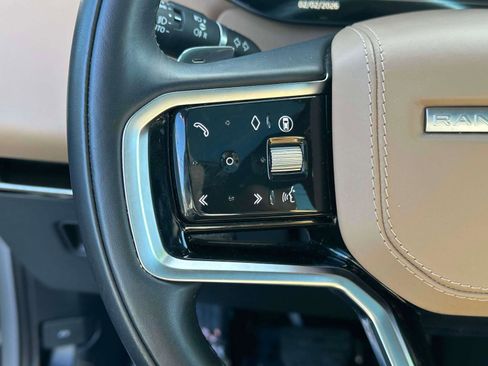 Used 2025 Land Rover Range Rover Sport SE image 21