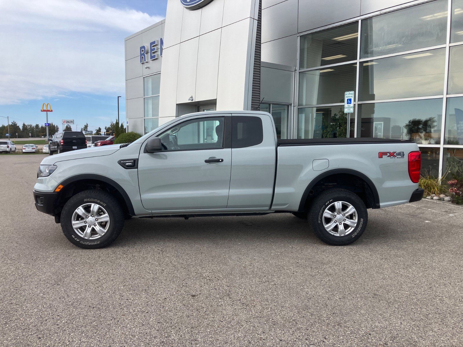 Used 2022 Ford Ranger XL w/ FX4 Off-Road Package AWD/4WD image 2