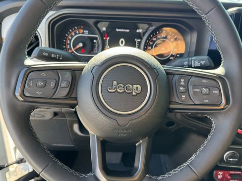 Used 2025 Jeep Gladiator Willys image 24