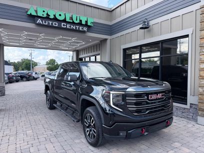 Used 2022 GMC Sierra 1500 AT4 w/ Technology Package