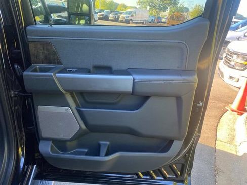 Used 2024 Ford F250 Lariat w/ Sport Appearance Package AWD/4WD image 35