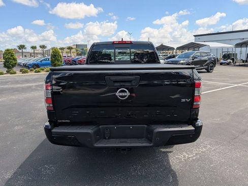 Used 2022 Nissan Frontier SV RWD image 7