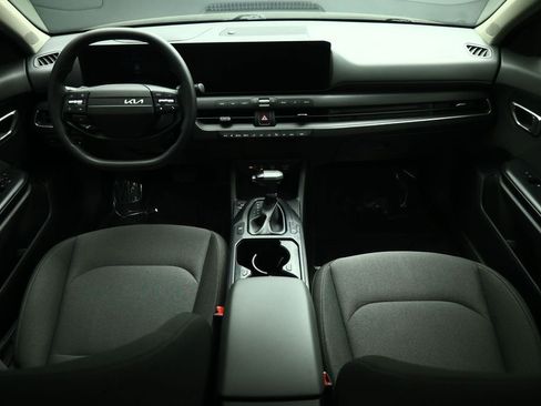 Certified 2025 Kia K4 LXS FWD image 35