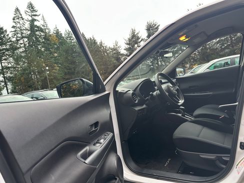 Used 2023 Nissan Kicks S image 20