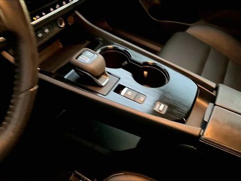 Used 2024 Nissan Rogue SV w/ SV Premium Package image 13