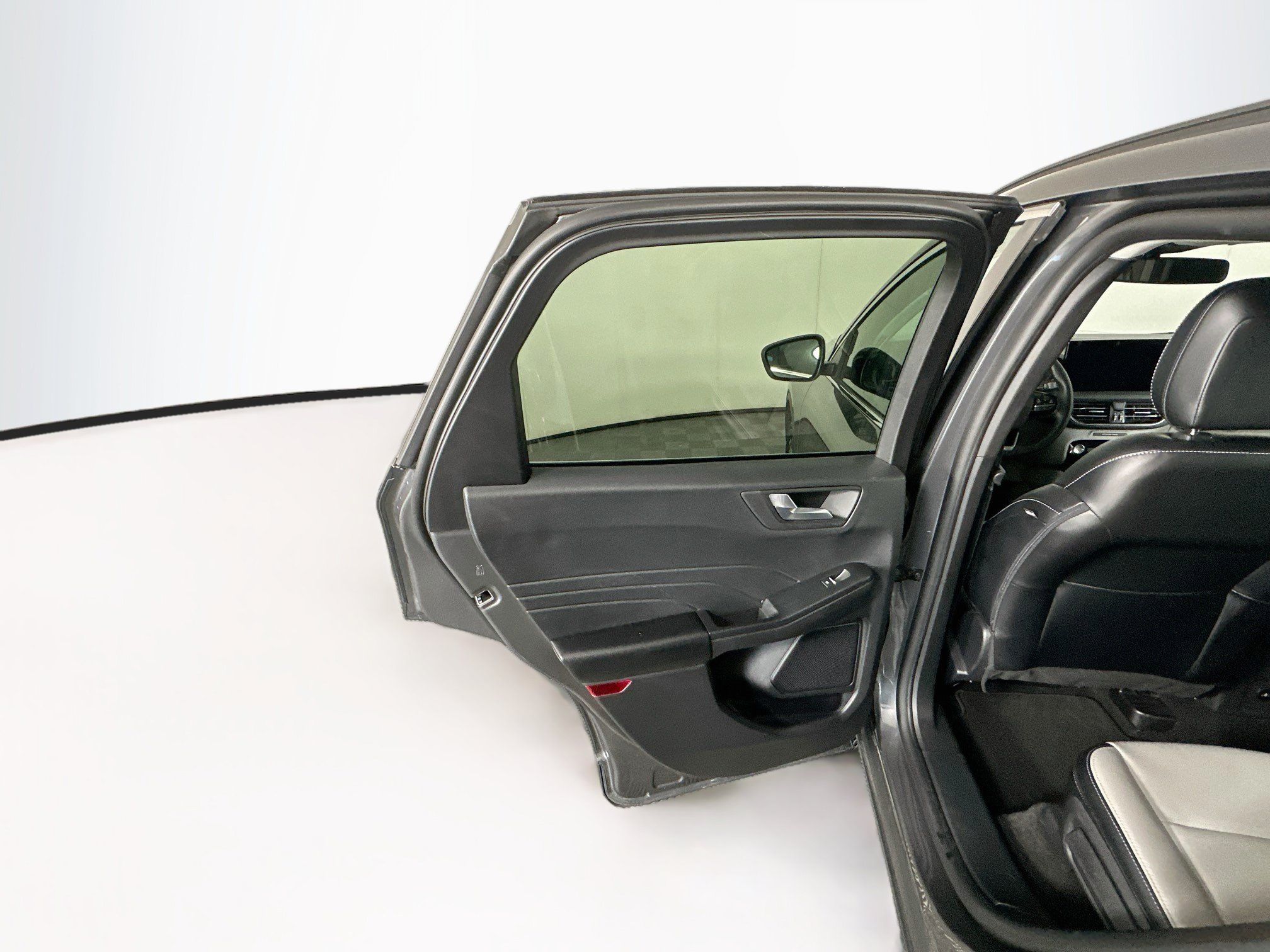 Used 2025 Ford Escape Platinum AWD/4WD image 27