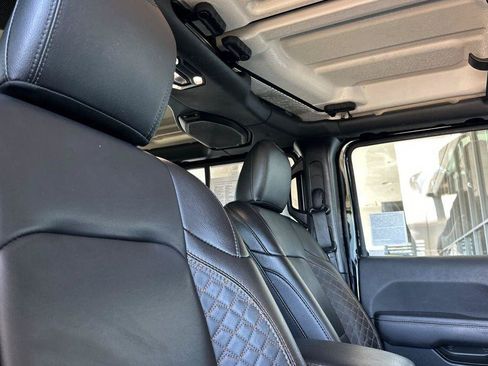 Used 2021 Jeep Wrangler Unlimited Sahara AWD/4WD image 17