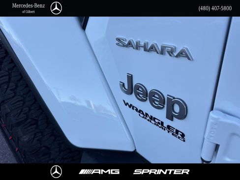 Used 2022 Jeep Wrangler Unlimited Sahara w/ LED Lighting Group AWD/4WD image 9