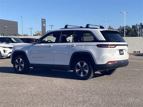 Used 2023 Jeep Grand Cherokee 4WD 4xe image 9