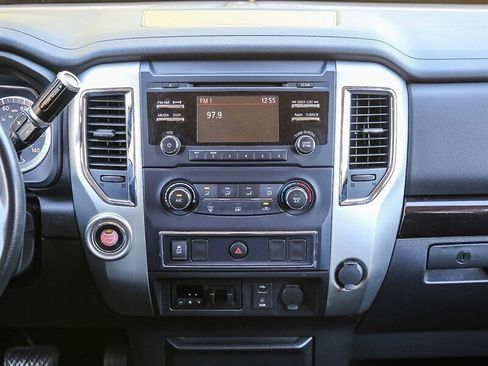 Used 2017 Nissan Titan SV RWD image 19