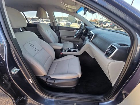 Used 2022 Kia Sportage LX w/ LX FWD Value Edition Package image 17