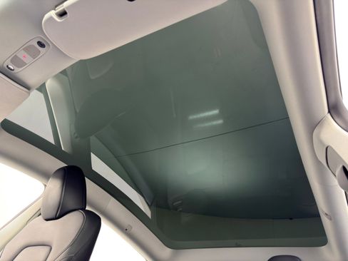 Used 2024 Tesla Model Y Performance image 12