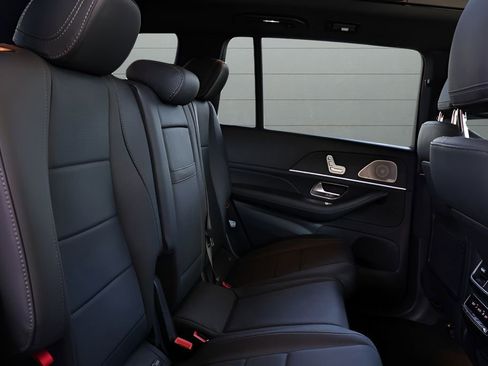 Used 2025 Mercedes-Benz GLS 450 4MATIC image 63