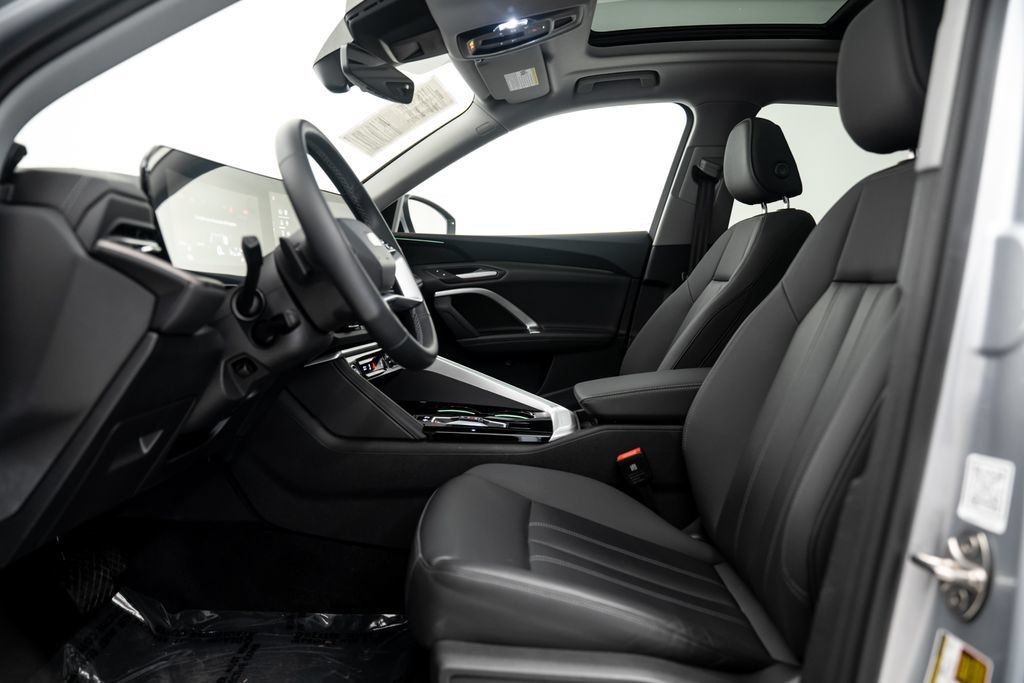 Certified 2025 Audi Q5 Premium w/ Convenience Package AWD/4WD image 7