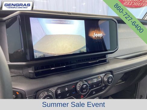 Used 2024 Jeep Wrangler Unlimited Sahara AWD/4WD image 20