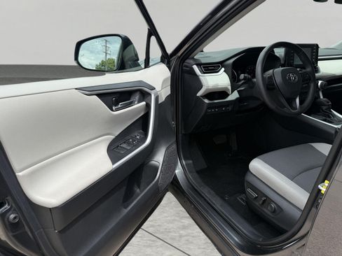 Used 2021 Toyota RAV4 XLE w/ Convenience Package AWD/4WD image 20