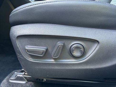 Used 2025 Toyota Highlander XSE AWD/4WD image 23