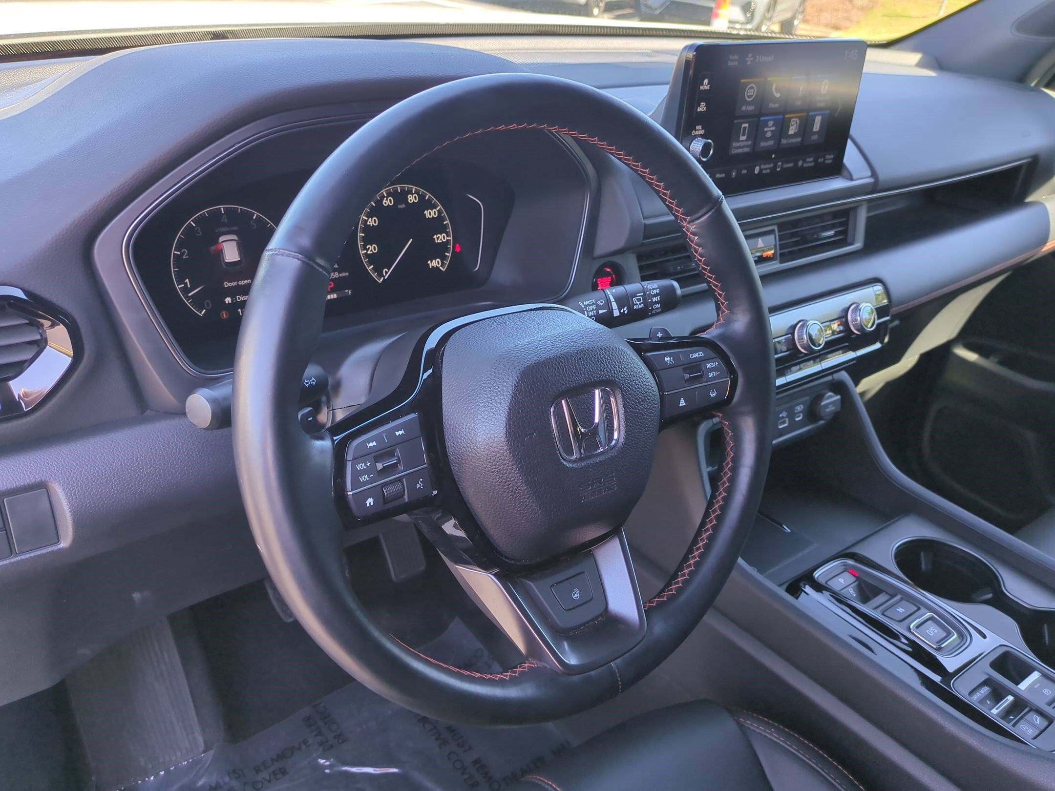 Used 2025 Honda Pilot TrailSport image 17