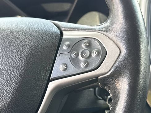Used 2022 Chevrolet Colorado Z71 AWD/4WD image 11