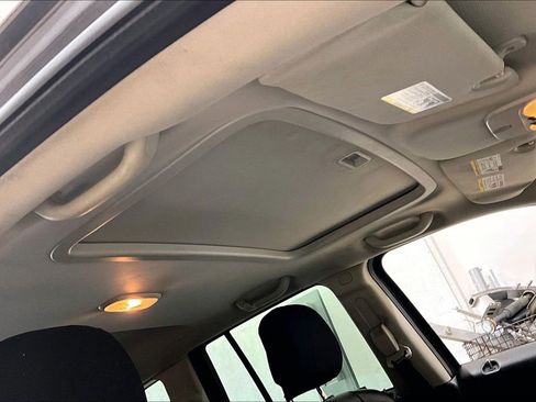 Used 2016 Jeep Compass High Altitude FWD image 21