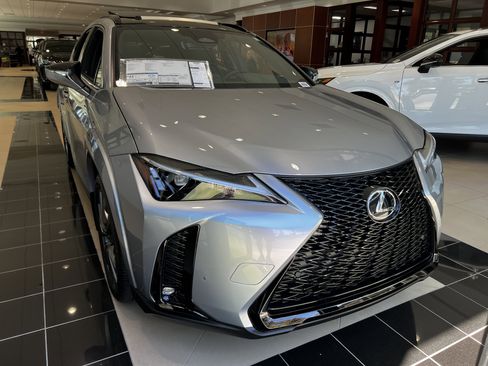 New 2026 Lexus UX 300h FWD image 2