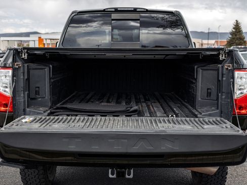 Used 2019 Nissan Titan PRO-4X w/ Pro-4x Convenience Package AWD/4WD image 8