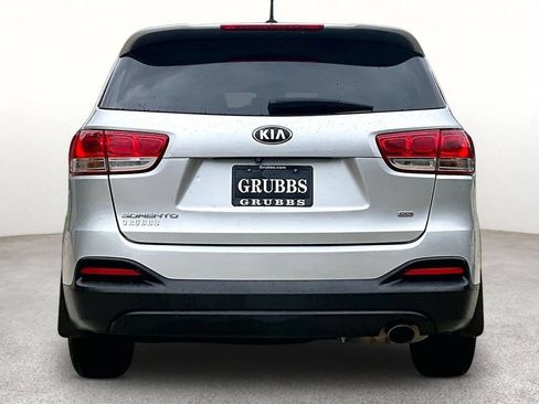 Used 2018 Kia Sorento L FWD image 5