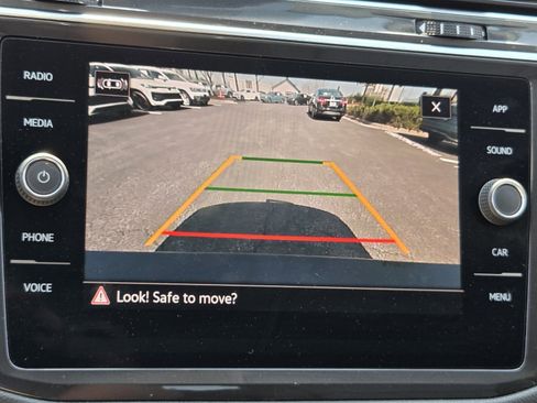 Used 2023 Volkswagen Tiguan SE image 21