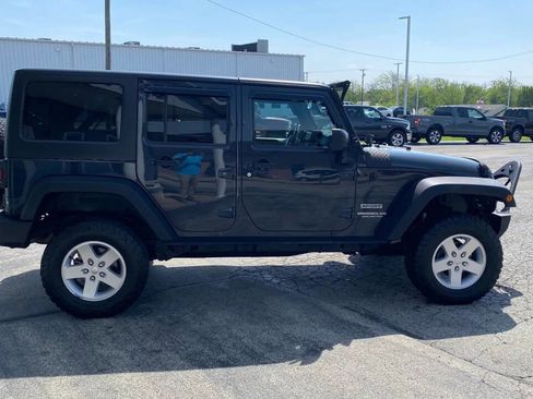 Used 2017 Jeep Wrangler Unlimited Sport w/ Quick Order Package 24S AWD/4WD image 6