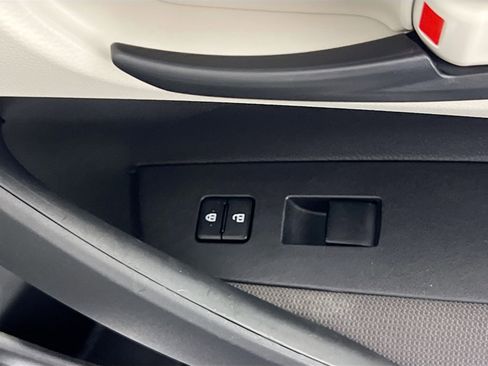 Used 2022 Toyota Corolla LE image 30