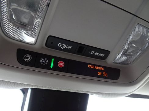 Used 2024 GMC Terrain SLE FWD image 25